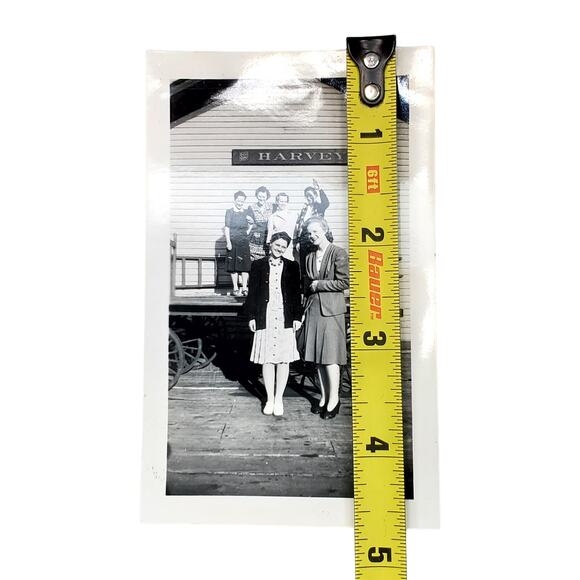 Vtg Ladies Posing at Harvey Train Station Original Monochrome Photography Found - Picture 2 of 4